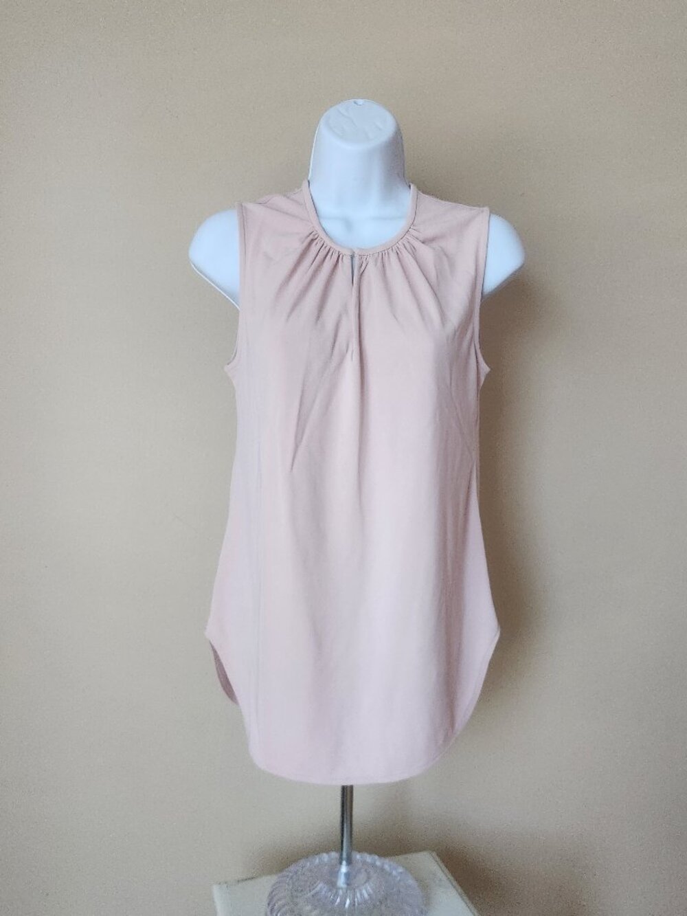 Ann Taylor Loft Sleeveless Blush Pink Pleated Blouse with Keyhole Neckline, Smal